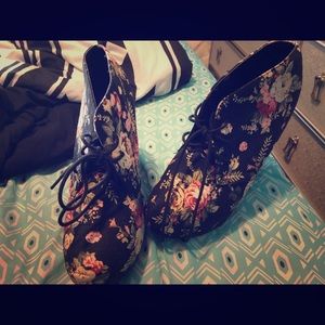 Beautiful Flower Wedges